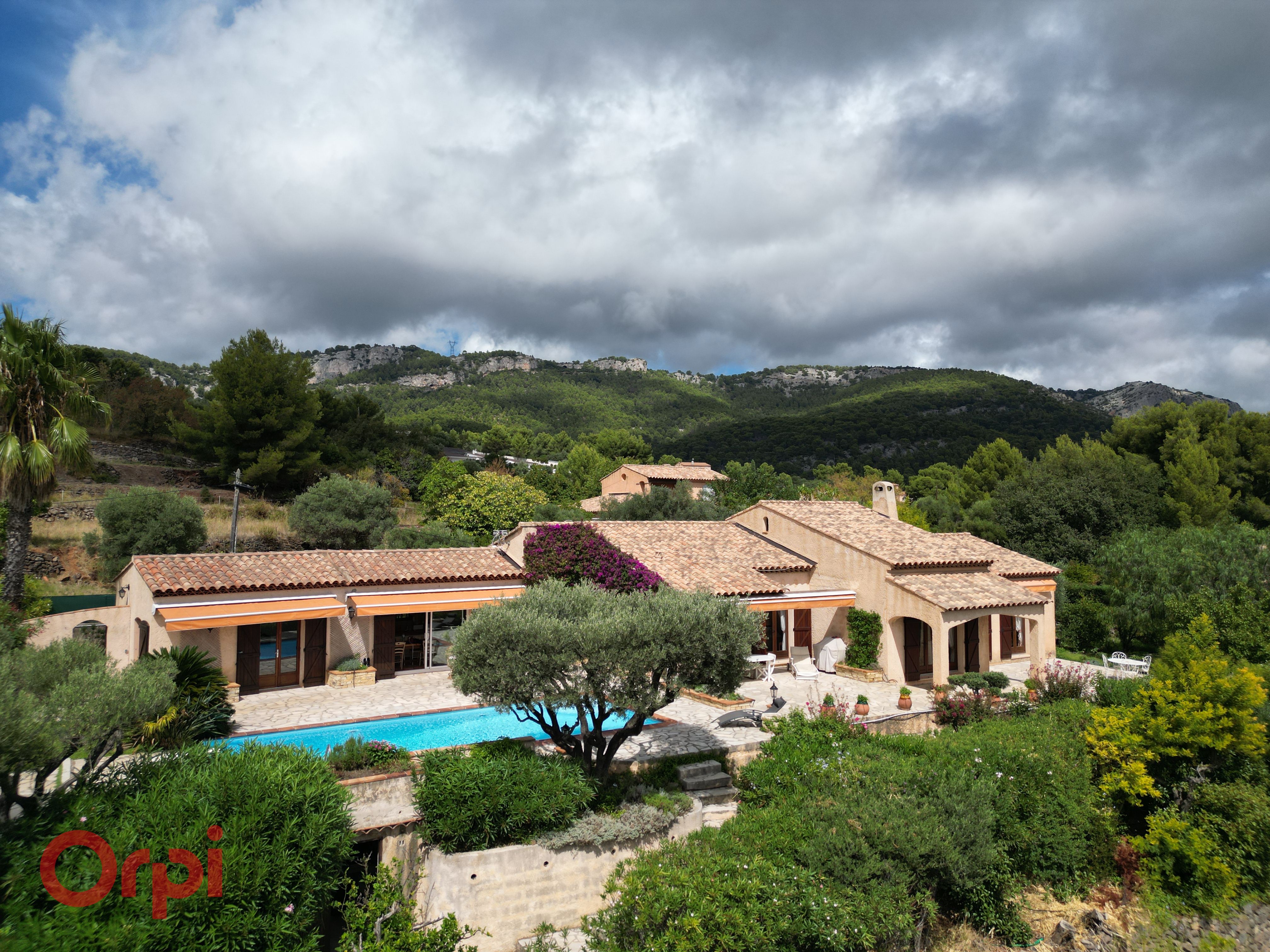 Maison-Villa - OLLIOULES